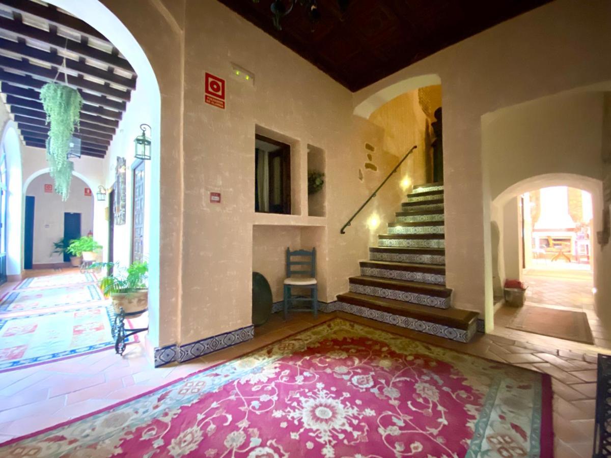 El Rincon De Las Descalzas Carmona  Bagian luar foto